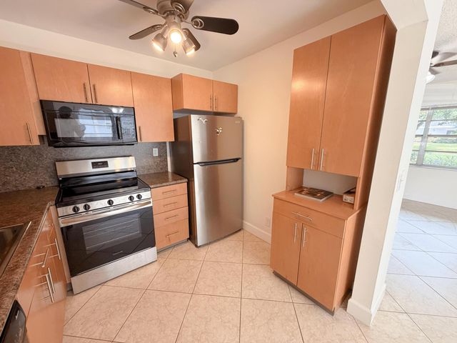 106 BURGUNDY C, Delray Beach, FL 33484