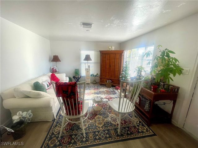 1339 5th AVE N, Naples, FL 34102