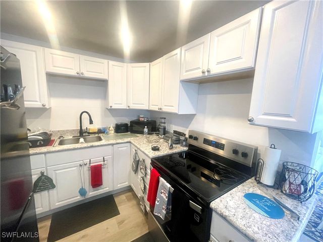 1339 5th AVE N, Naples, FL 34102