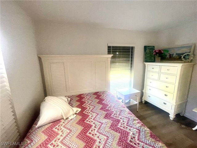 1339 5th AVE N, Naples, FL 34102