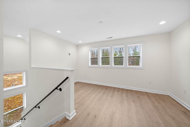 1023 W Laurel Way, Monterey, TN 38574