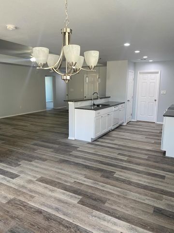 1642 Wrigley Dr, Odessa, TX 79762