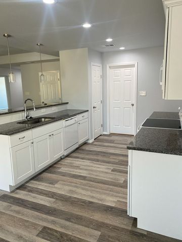 1642 Wrigley Dr, Odessa, TX 79762