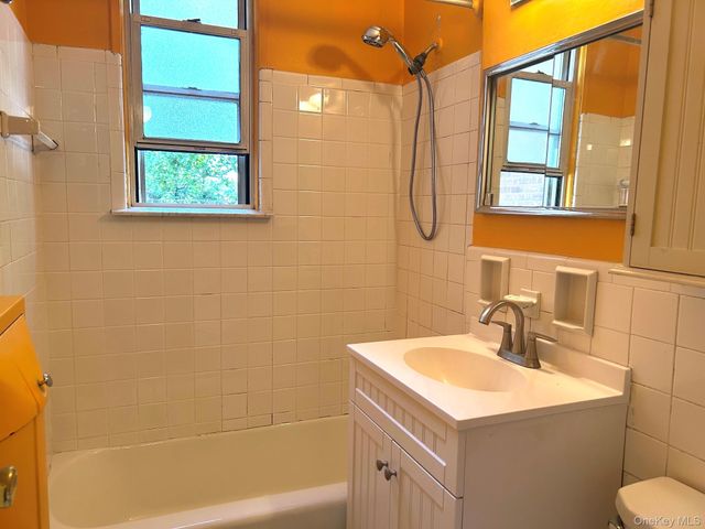 329 Palmer Terrace 1.F, Mamaroneck, NY 10543