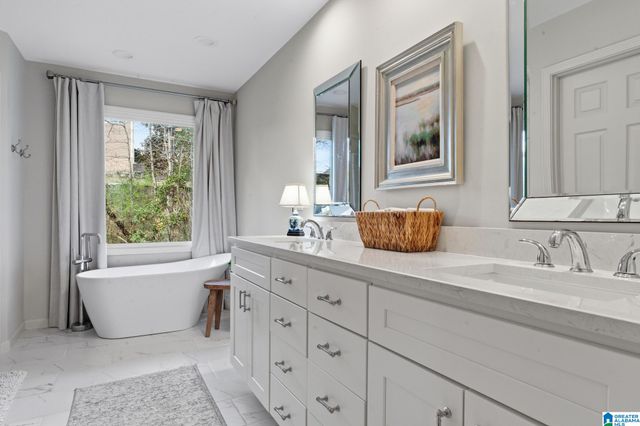 5749 MALLARD LAKE DRIVE, Hoover, AL 35244