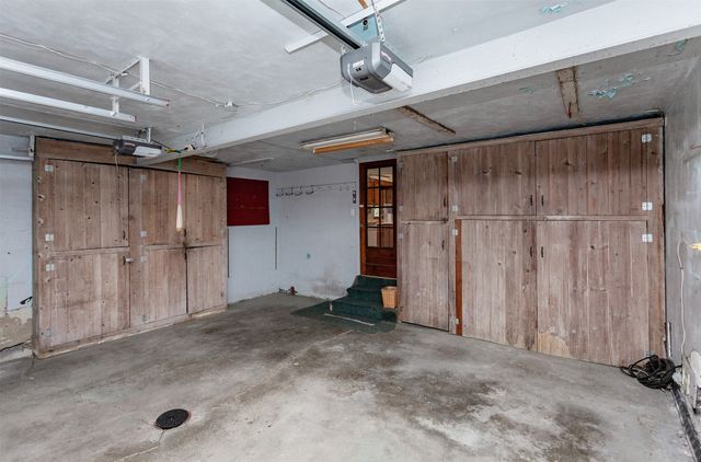 6915 Colby Avenue, Windsor Heights, IA 50324