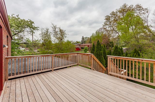 6915 Colby Avenue, Windsor Heights, IA 50324