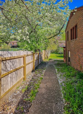 6915 Colby Avenue, Windsor Heights, IA 50324