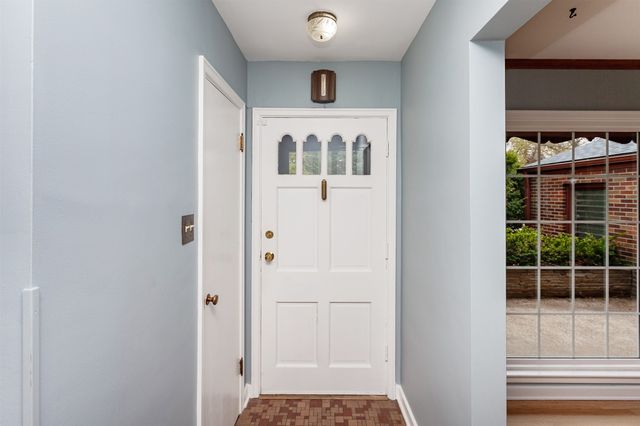 6915 Colby Avenue, Windsor Heights, IA 50324