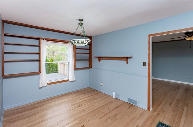 6915 Colby Avenue, Windsor Heights, IA 50324