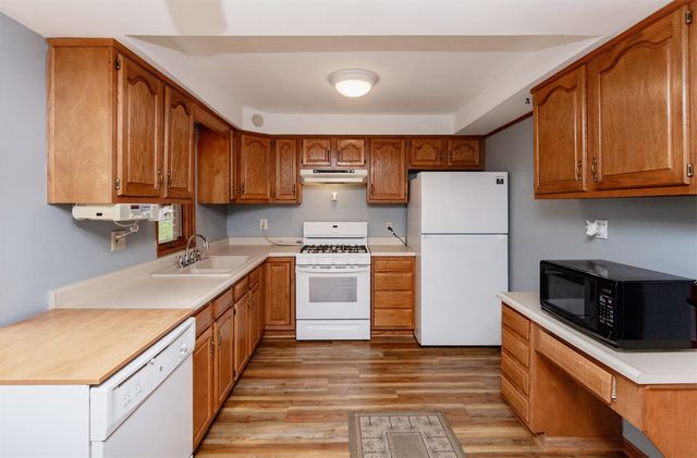 6915 Colby Avenue, Windsor Heights, IA 50324