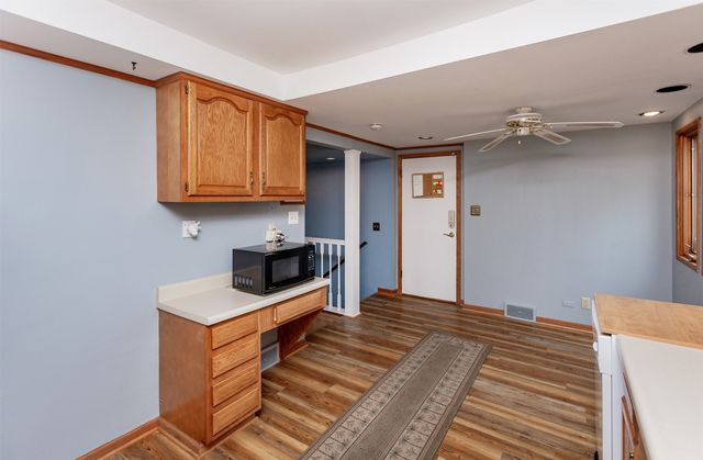 6915 Colby Avenue, Windsor Heights, IA 50324