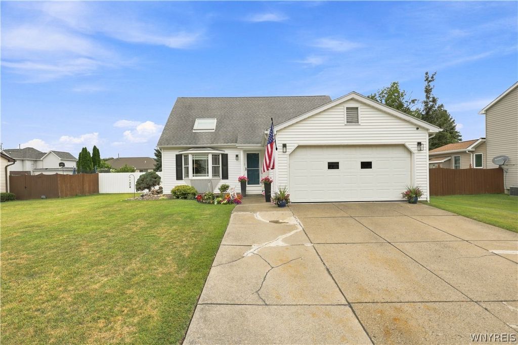 37 Country Place, Lancaster, NY 14086