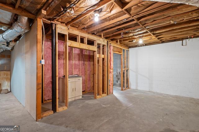 1558 Tanglewood Way NW, Conyers, GA 30012