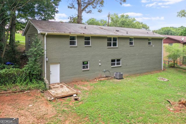 1558 Tanglewood Way NW, Conyers, GA 30012