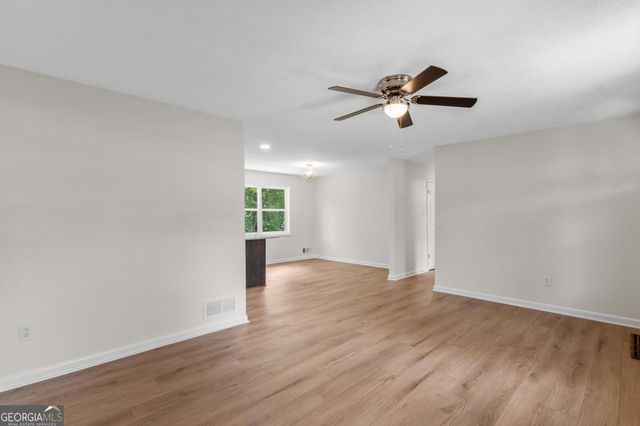 1558 Tanglewood Way NW, Conyers, GA 30012