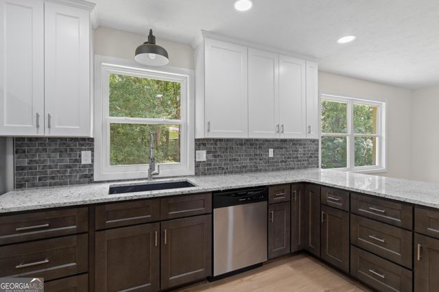 1558 Tanglewood Way NW, Conyers, GA 30012