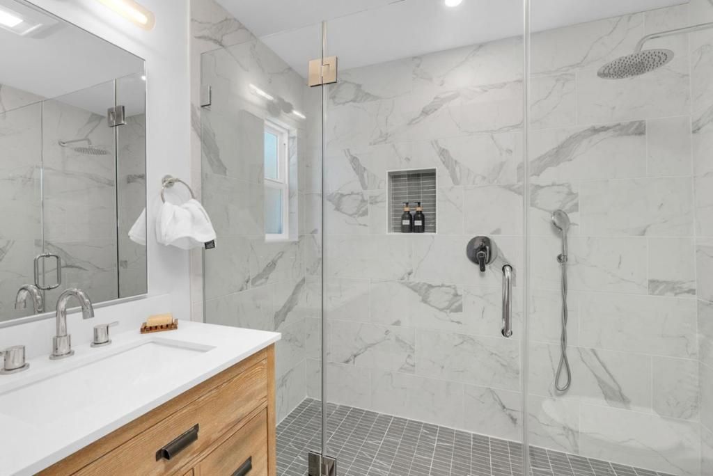 Image 21 of property listing at 2020 Helena Way, Redwood City, CA 94061