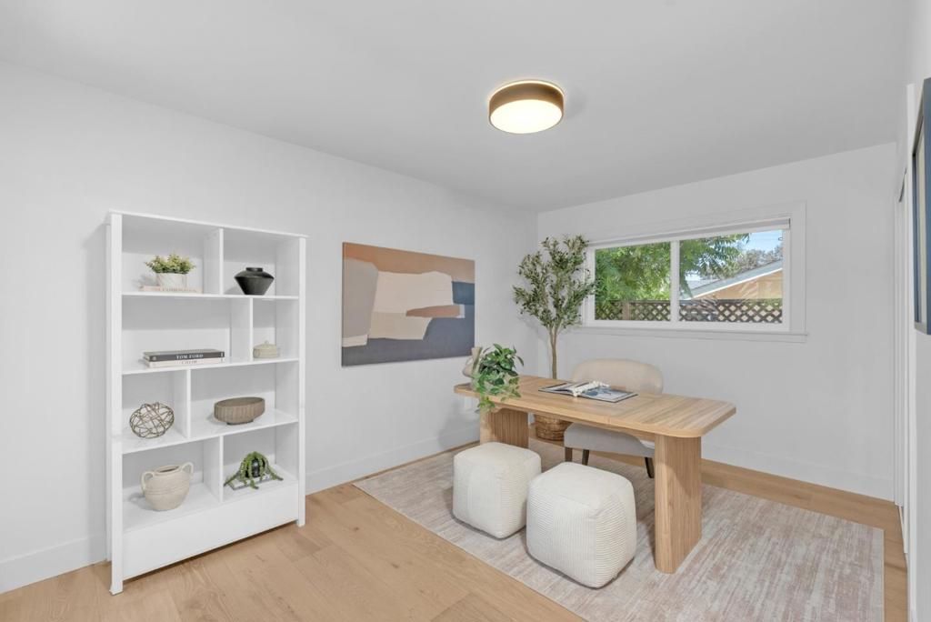 Image 22 of property listing at 2020 Helena Way, Redwood City, CA 94061