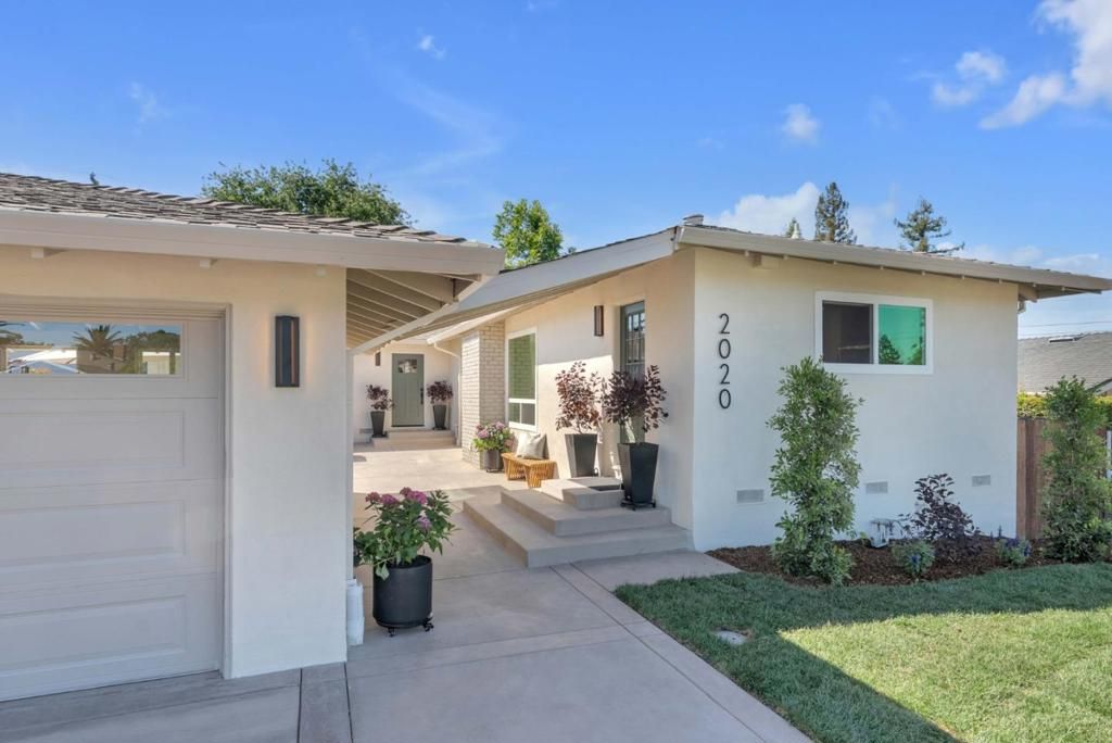 Image 26 of property listing at 2020 Helena Way, Redwood City, CA 94061