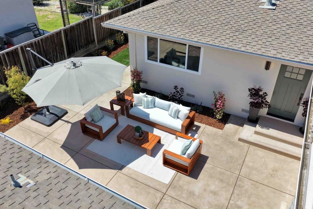 Image 27 of property listing at 2020 Helena Way, Redwood City, CA 94061