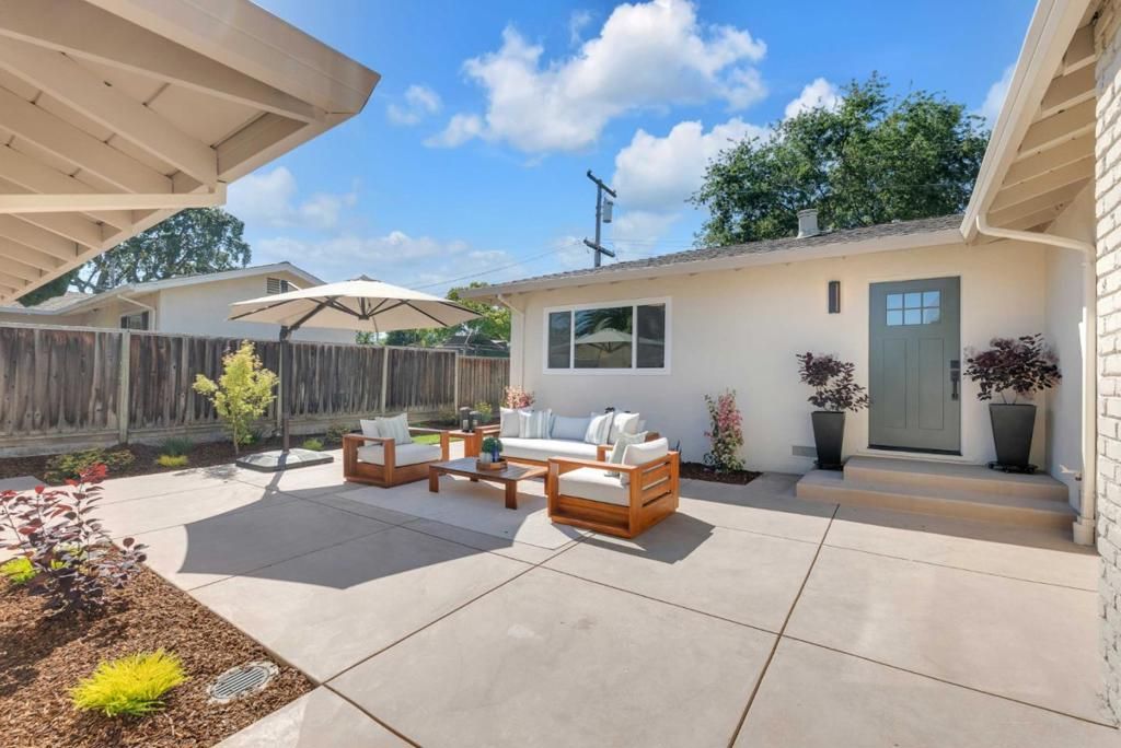Image 28 of property listing at 2020 Helena Way, Redwood City, CA 94061
