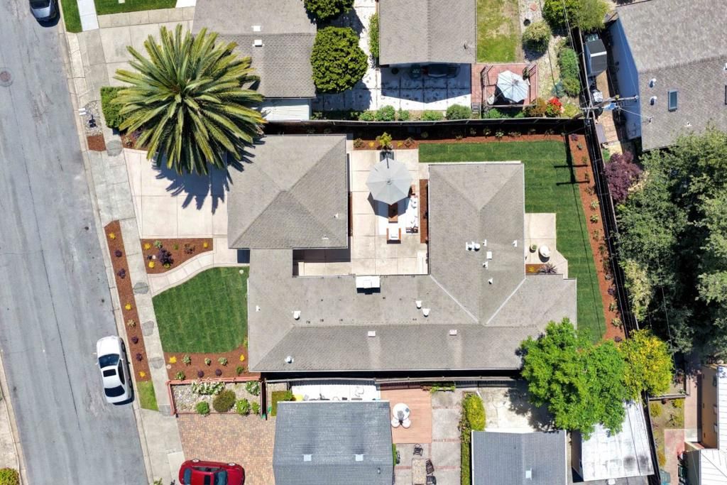 Image 36 of property listing at 2020 Helena Way, Redwood City, CA 94061