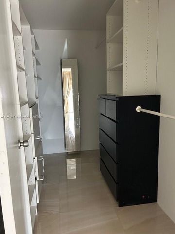21220 Harbor Way 22122, Aventura, FL 33180