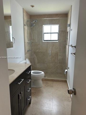 21220 Harbor Way 22122, Aventura, FL 33180
