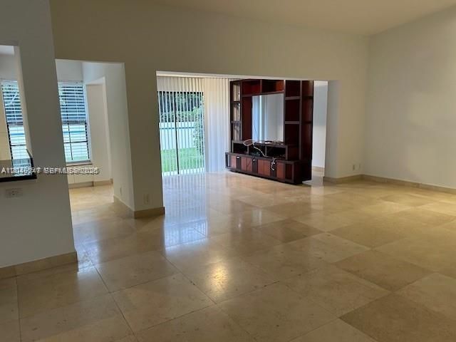 21220 Harbor Way 22122, Aventura, FL 33180