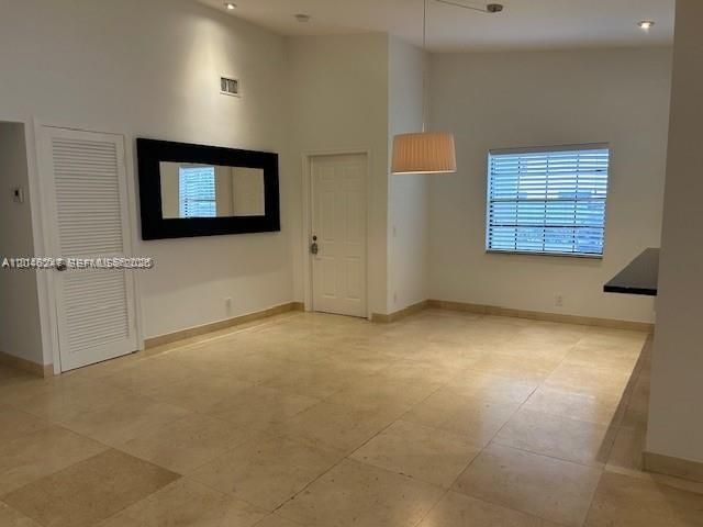 21220 Harbor Way 22122, Aventura, FL 33180