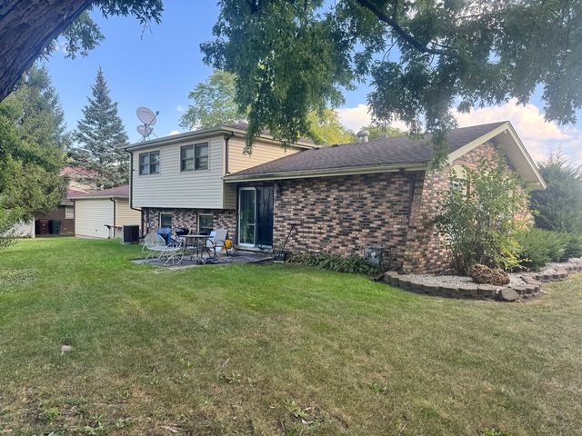 826 E 194th Street, Glenwood, IL 60425