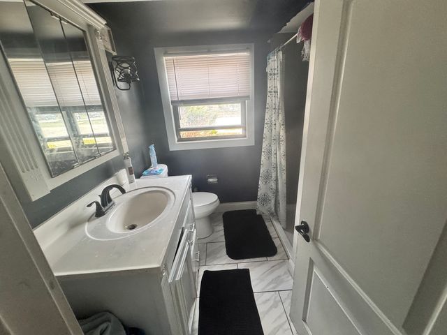 826 E 194th Street, Glenwood, IL 60425