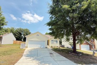 1741 E Honey Springs Avenue, Fuquay Varina, NC 27526