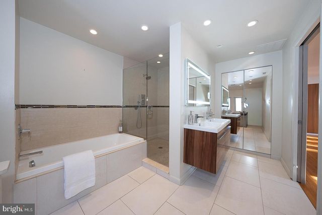 241 CHESWOLD LN, Haverford, PA 19041