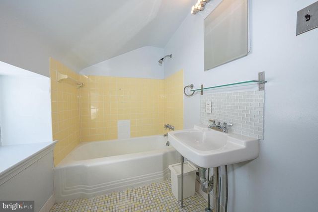 241 CHESWOLD LN, Haverford, PA 19041