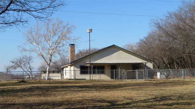 272 Chisam Road, Valley View, TX 76272