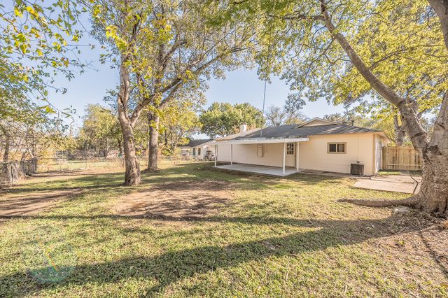 4821 Jerri Lane, Haltom City, TX 76117