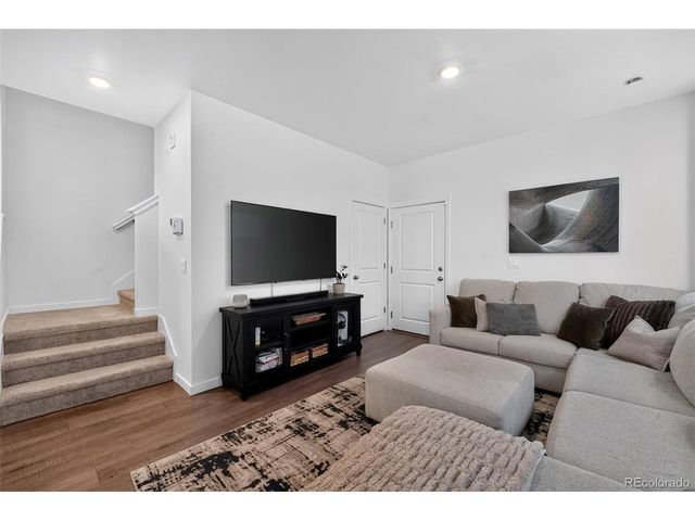 592 Thoroughbred Ln, Johnstown, CO 80534