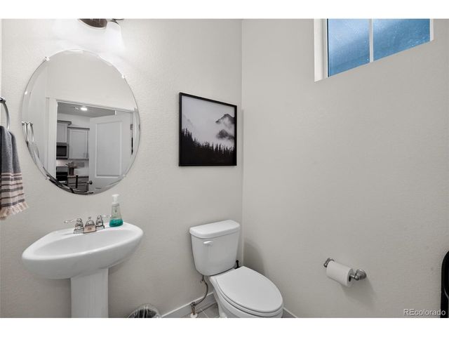 592 Thoroughbred Ln, Johnstown, CO 80534