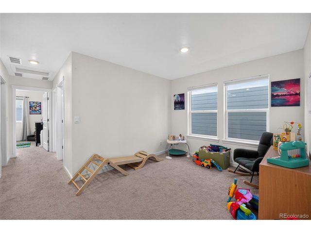 592 Thoroughbred Ln, Johnstown, CO 80534