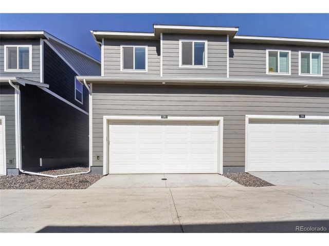 592 Thoroughbred Ln, Johnstown, CO 80534