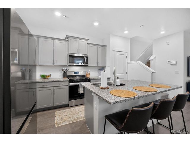 592 Thoroughbred Ln, Johnstown, CO 80534