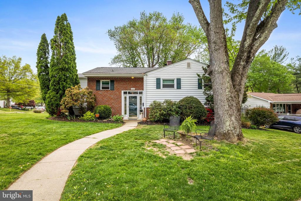 Image 1 of property listing at 1907 LOGWIND RD, Baltimore, MD 21228