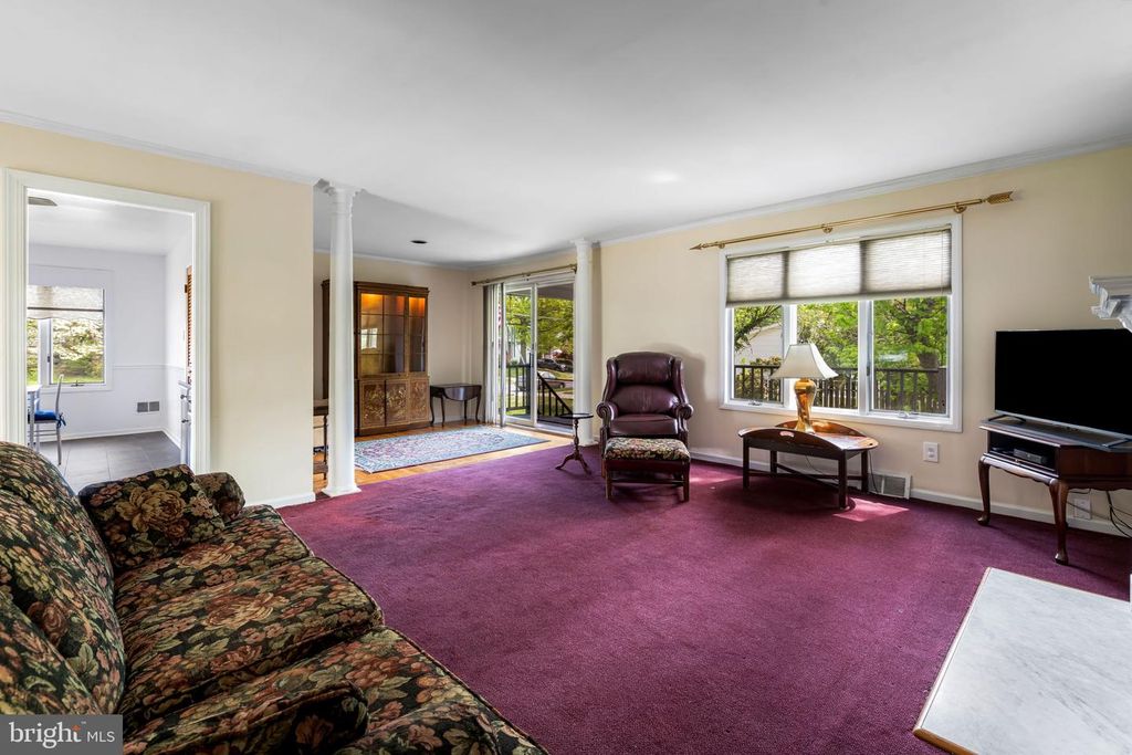 Image 11 of property listing at 1907 LOGWIND RD, Baltimore, MD 21228