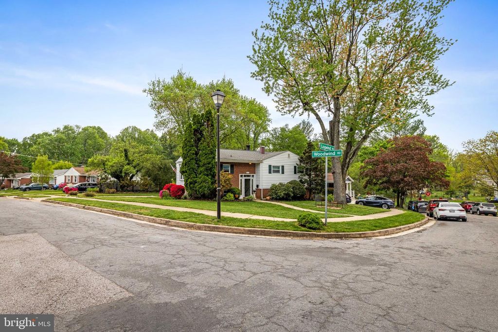 Image 2 of property listing at 1907 LOGWIND RD, Baltimore, MD 21228