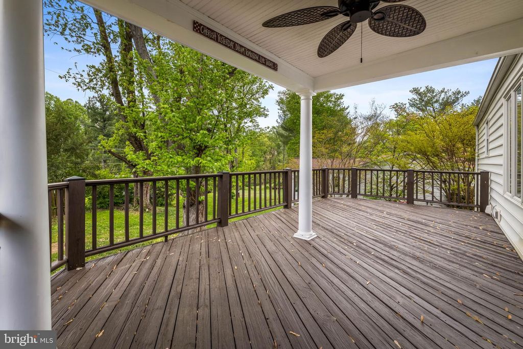 Image 37 of property listing at 1907 LOGWIND RD, Baltimore, MD 21228