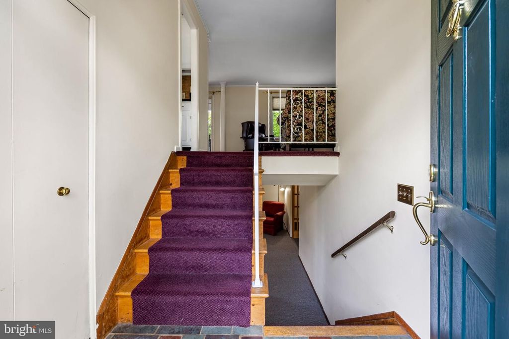 Image 6 of property listing at 1907 LOGWIND RD, Baltimore, MD 21228