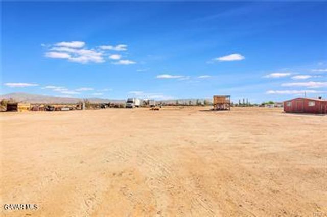 23675 Colony Road, Apple Valley, CA 92308