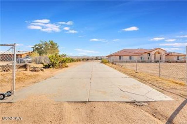 23675 Colony Road, Apple Valley, CA 92308